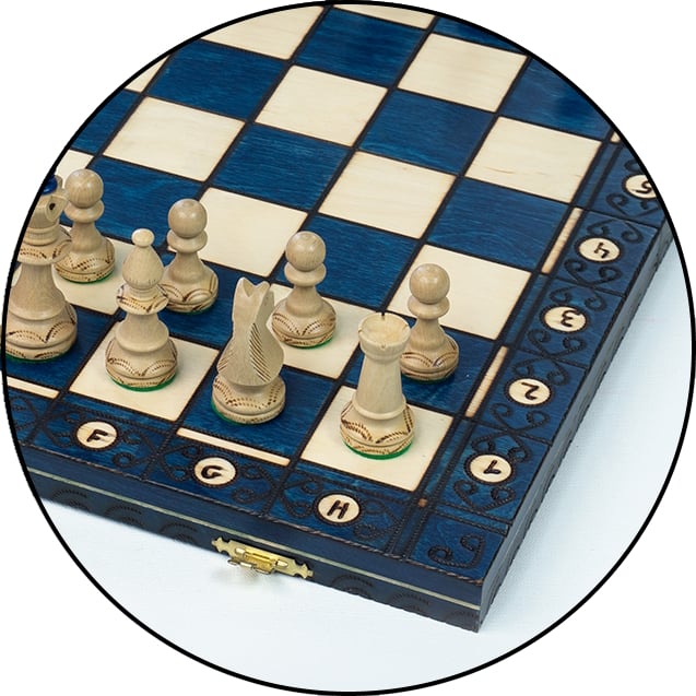 19" Blue Consul Chess Set