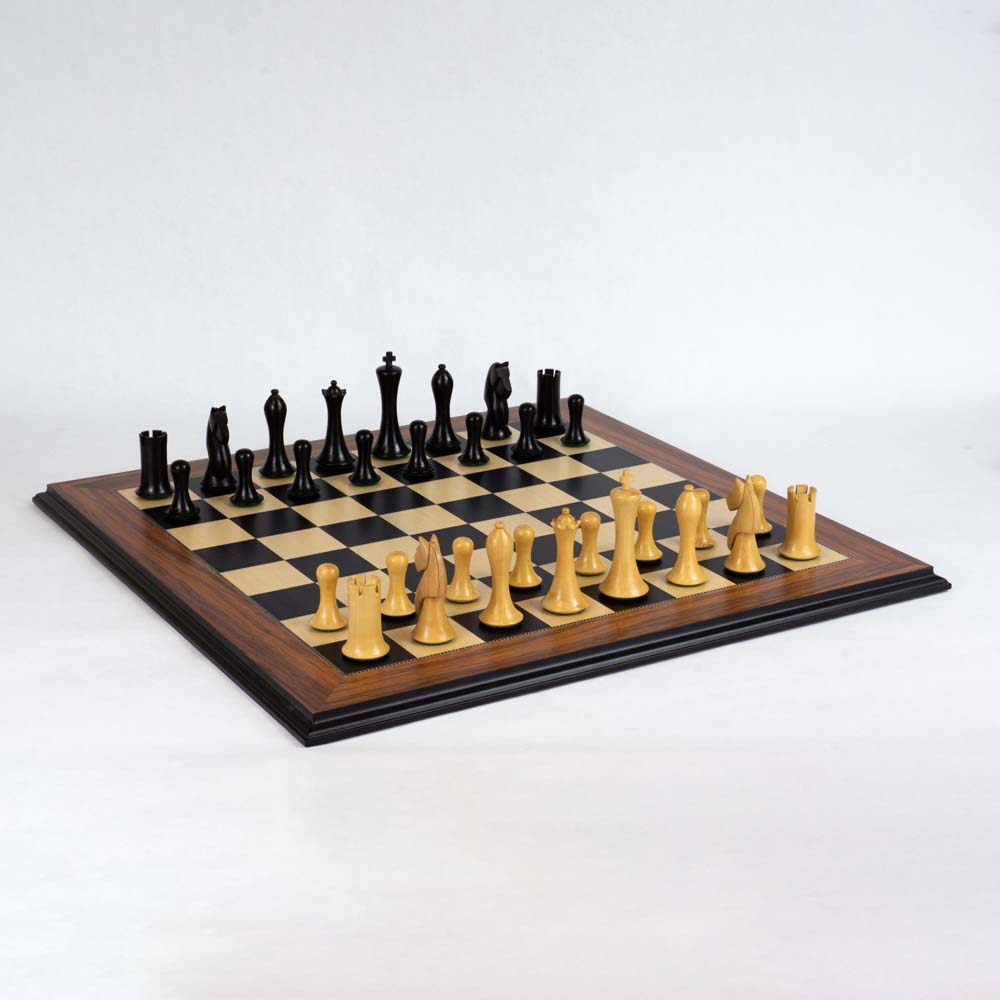 Mark of Westminsted Ebony Equinox Staunton Presidential Chess Set