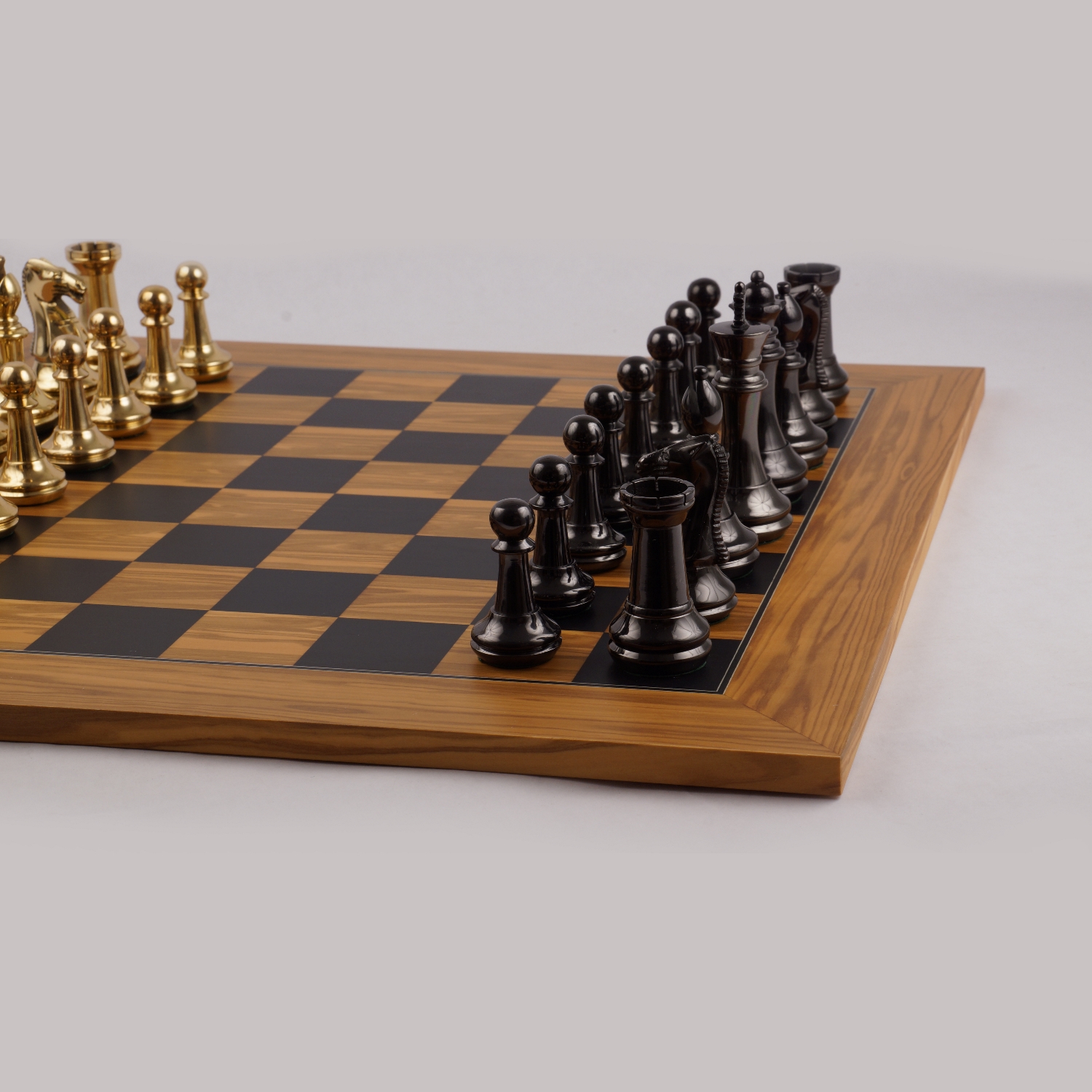 20" MoW Black and Olive Chancellor Chess Board