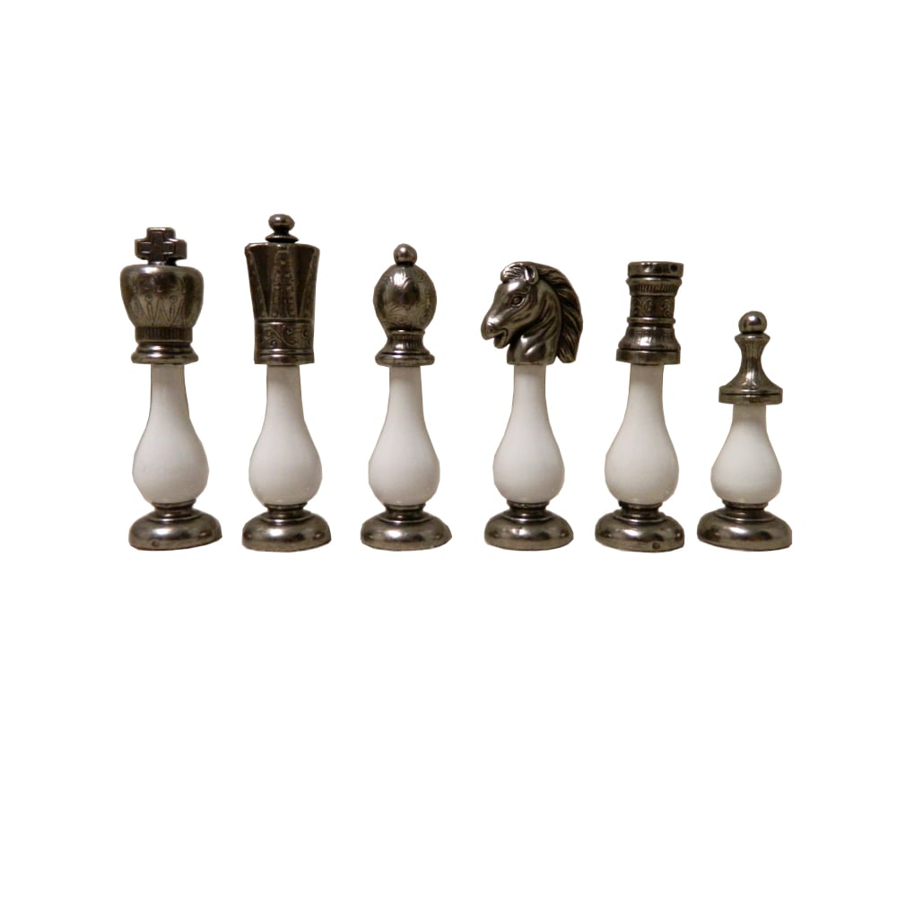 4 1/4 Ultraweight Black and White Resin Staunton Chess Pieces