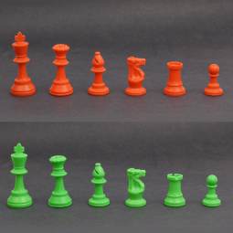 3 3/4" Weighted Red and Green Tournament Plastic Chess Pieces